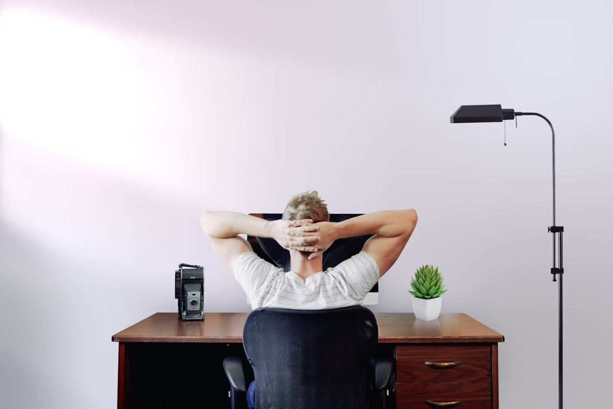 How to improve back posture while working remotely