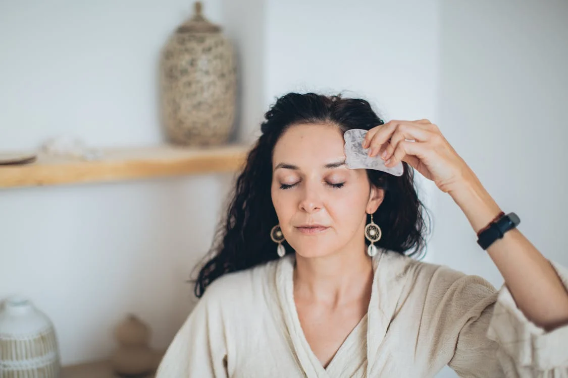 Facial massage and the surprising benefits for skin and well-being