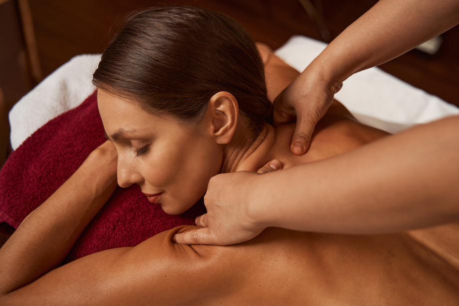 beauty-salon-customer-getting-trigger-point-massage
