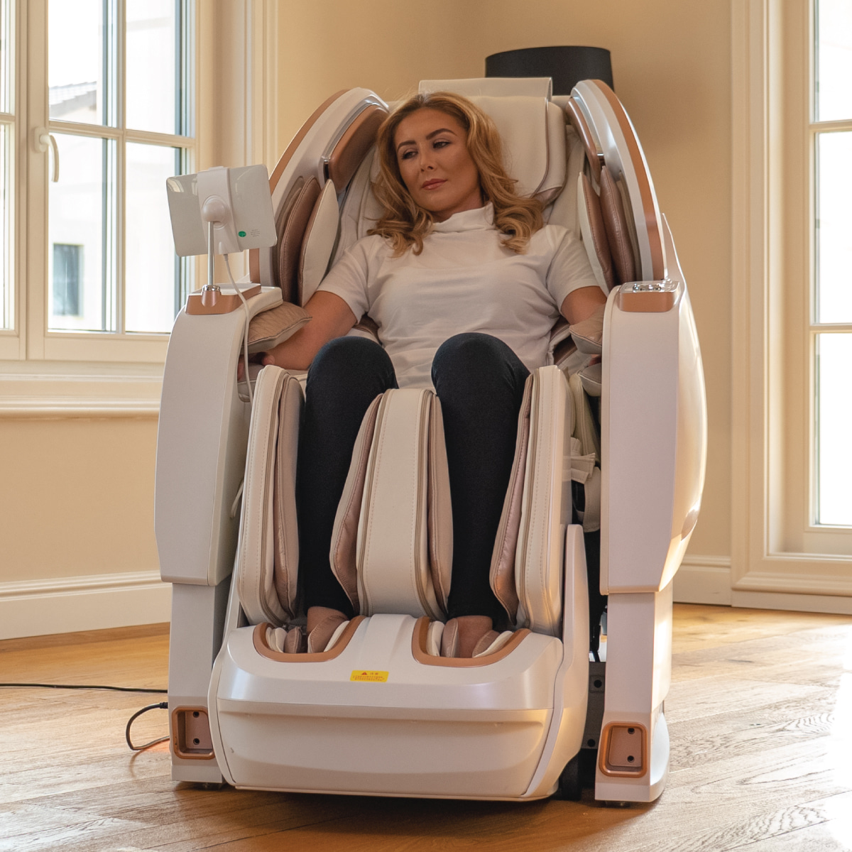 Ivory white Komoder TITAN II premium massage chair